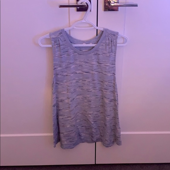 Sleeveless top - Picture 1 of 2